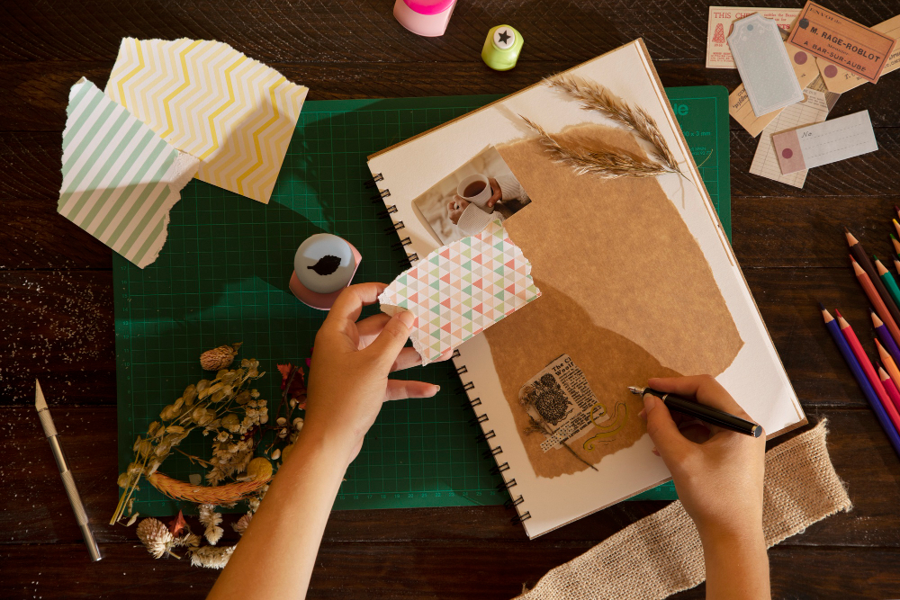 <i>Scrapbook</i>